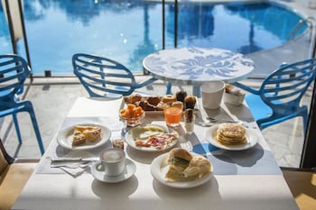 international hotel and suite