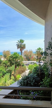 international hotel and suite