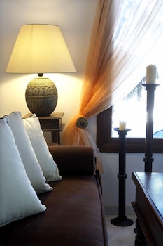 Meltemi Excelsior Suites And Spa,Perissa>>Megalochori,4 star