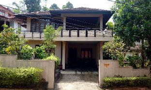 Lake Terrace,9/1/1 Rajapihilla Terrace Kandy 20000 Central Province,3 star