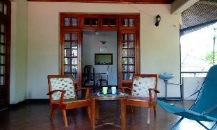 Lake Terrace,9/1/1 Rajapihilla Terrace Kandy 20000 Central Province,3 star