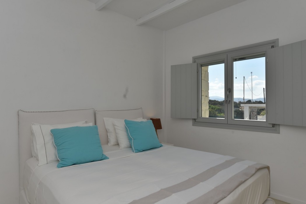 paros
