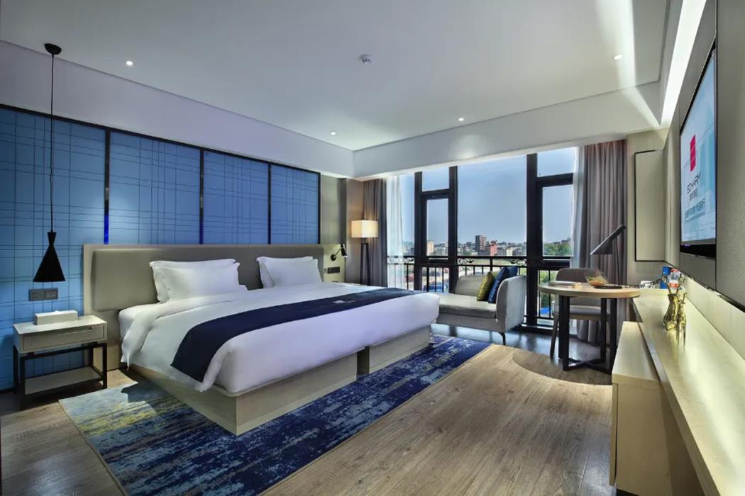 echarm hotel guilin north high speed railway station