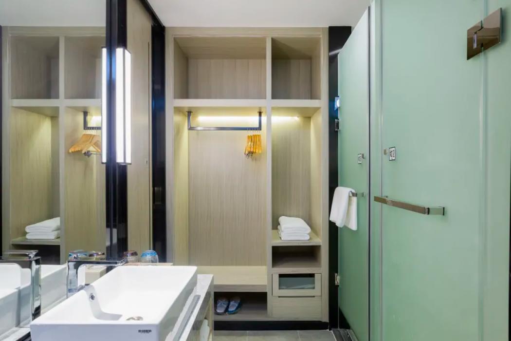 echarm hotel guilin north high speed railway station