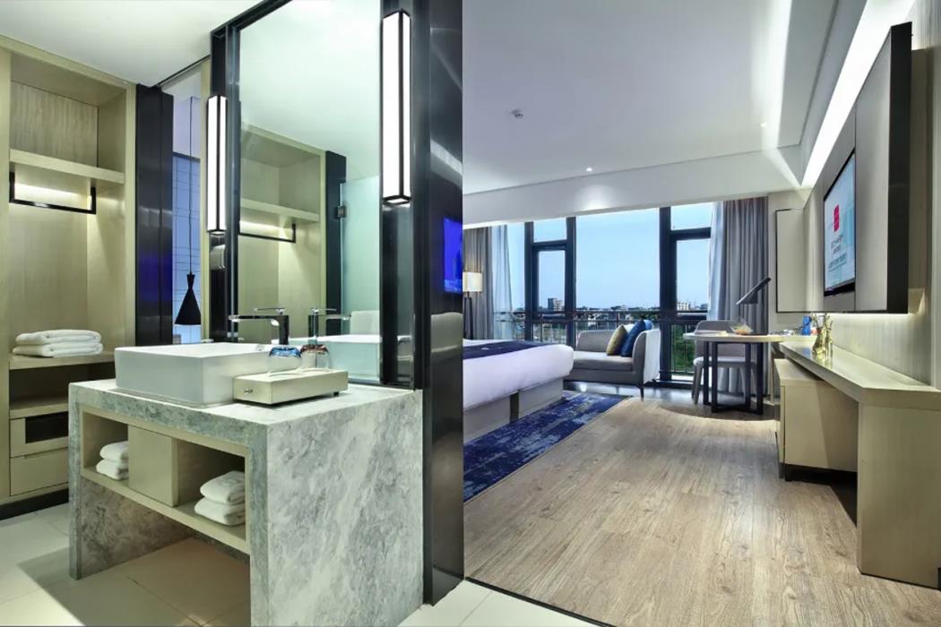 echarm hotel guilin north high speed railway station