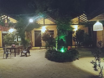 surf and relax inn arugambay