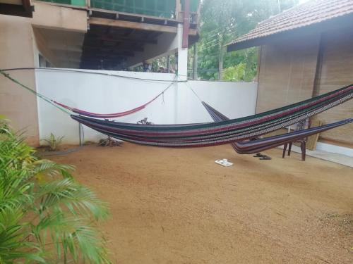 surf and relax inn arugambay