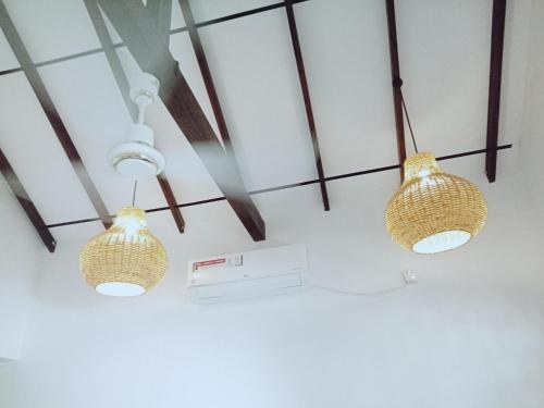 surf and relax inn arugambay