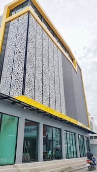 patong poshtel adults only