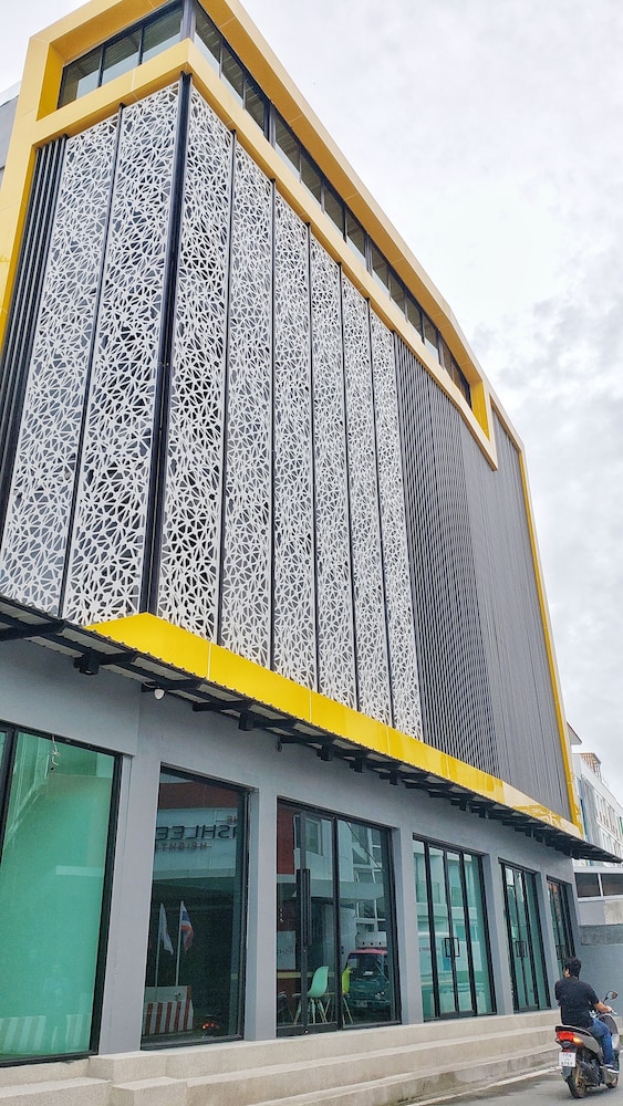 patong poshtel adults only