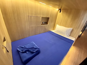 patong poshtel adults only