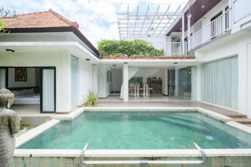villa puri ratna