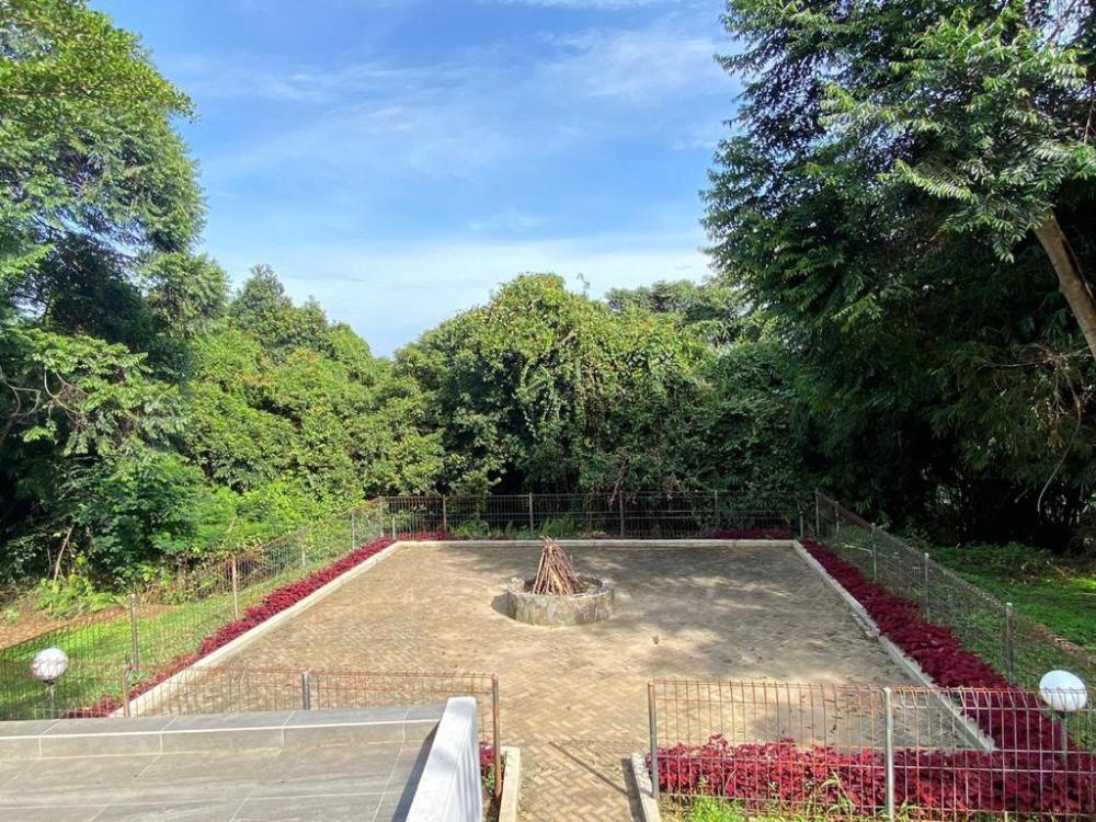 adiroso executive guest house