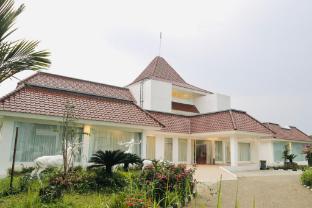 adiroso executive guest house