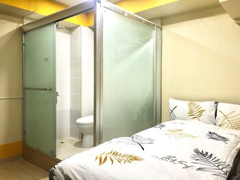 amu dreamhouse hostel