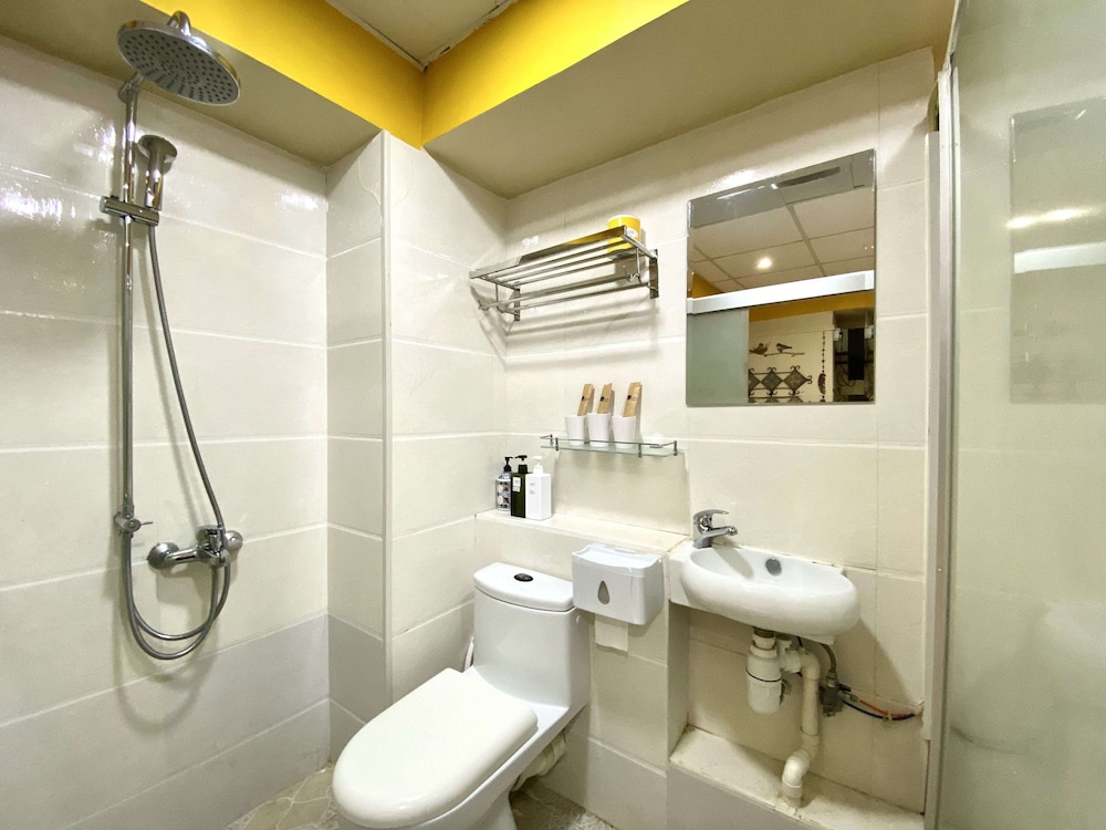 amu dreamhouse hostel