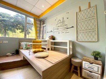 amu dreamhouse hostel