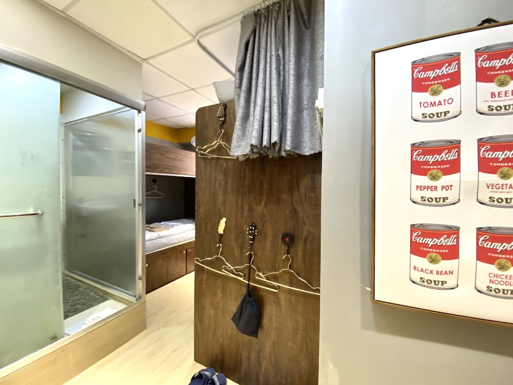 amu dreamhouse hostel