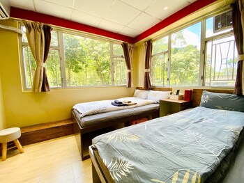 amu dreamhouse hostel