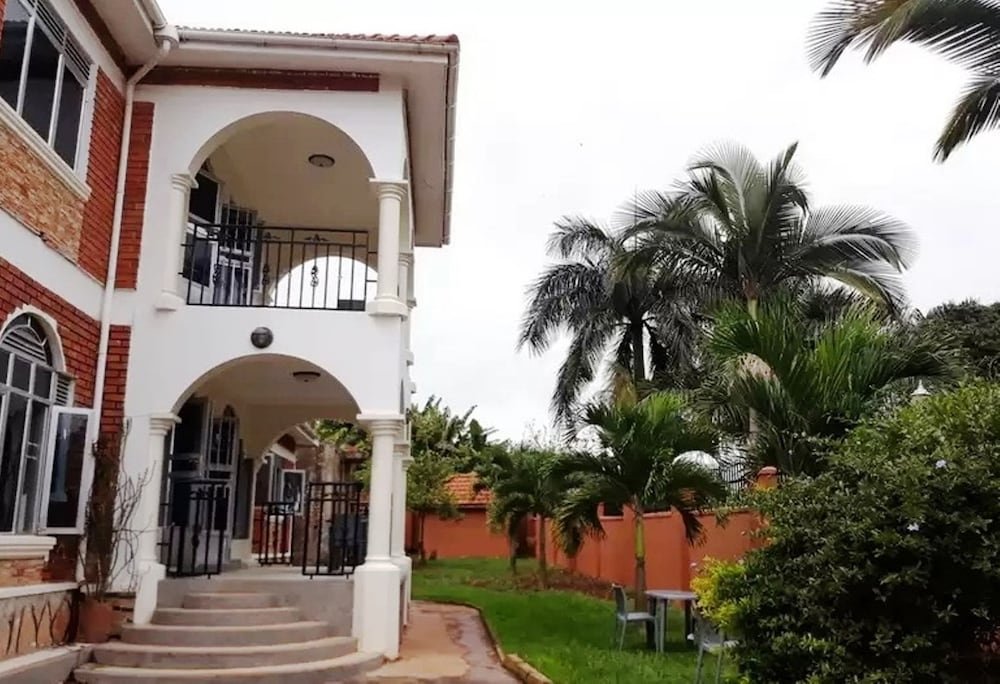 Emra Hotel,Kamuli Close Entebbe Plot 11 Entebbe,3 star