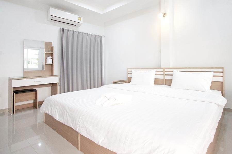 s house hotel surin