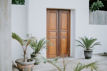 lanussa hill villa