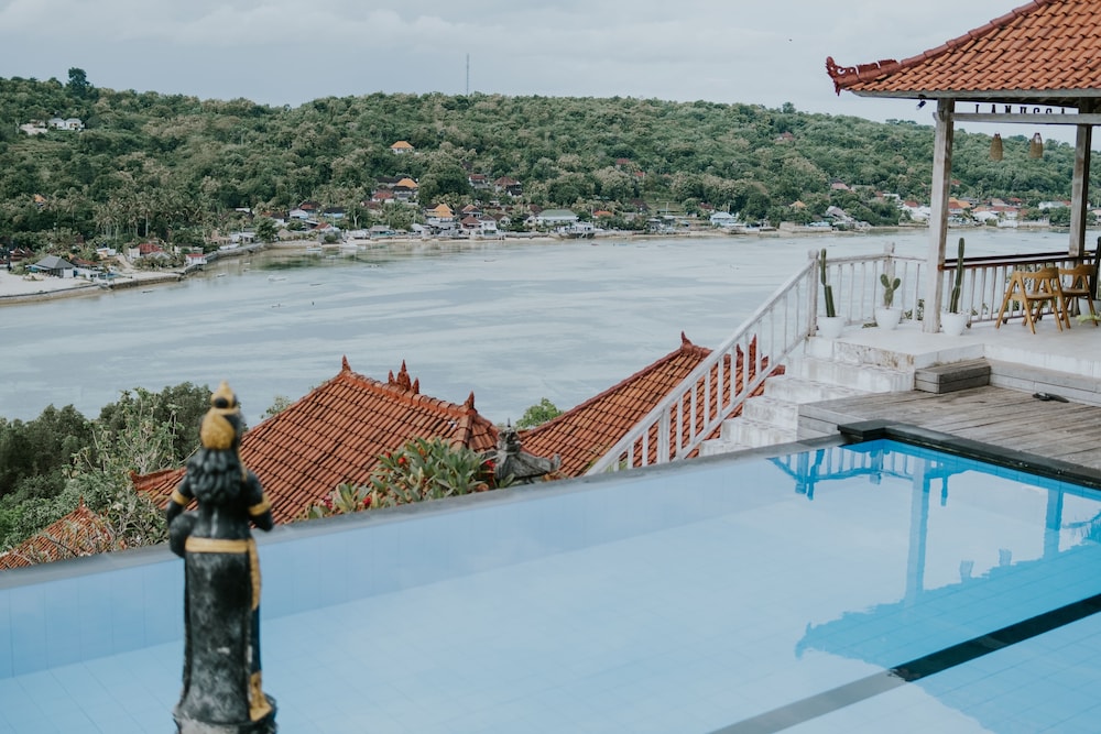 lanussa hill villa