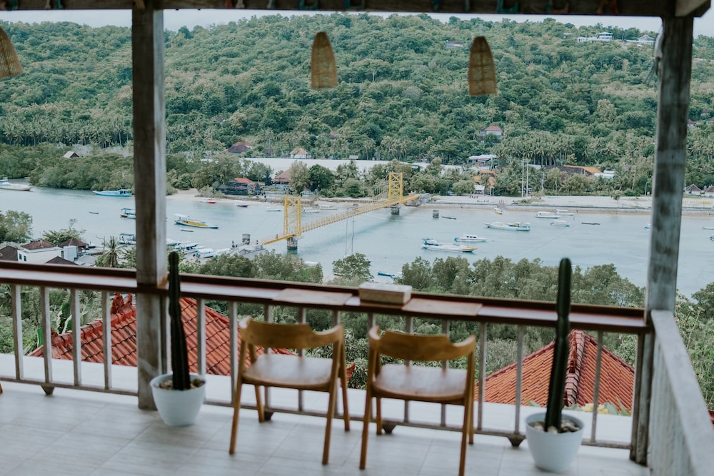 lanussa hill villa