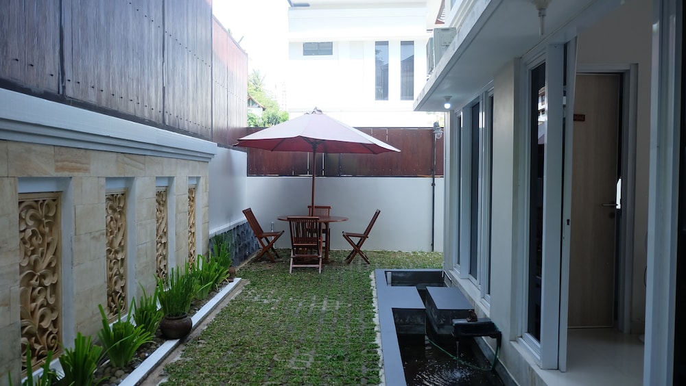 villa jogja grand bale with private pool by simply homy