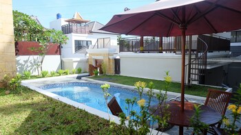 villa jogja grand bale with private pool by simply homy