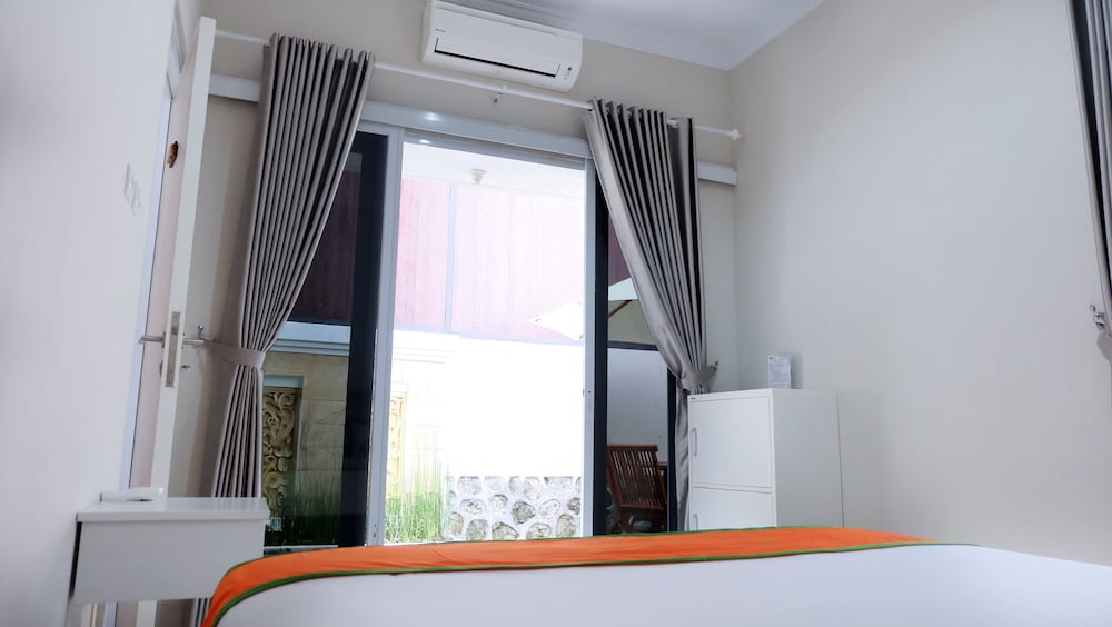 villa jogja grand bale with private pool by simply homy