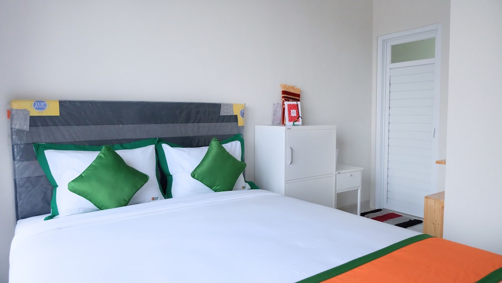 villa jogja grand bale with private pool by simply homy