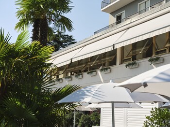 hotel carillon