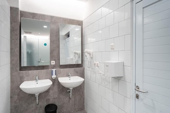 bobobox pods kebayoran baru