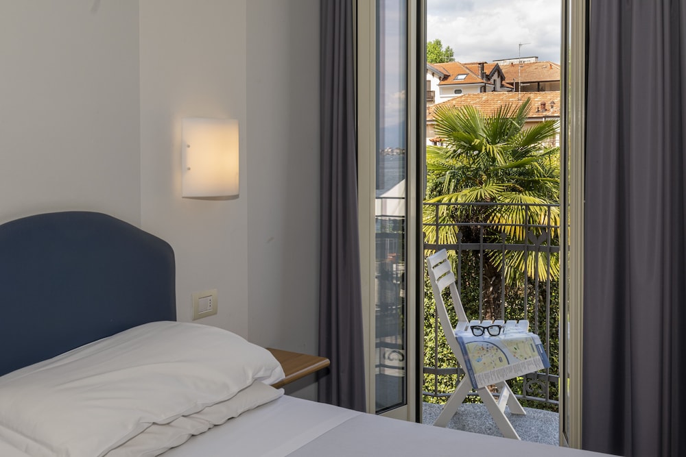 hotel beau rivage