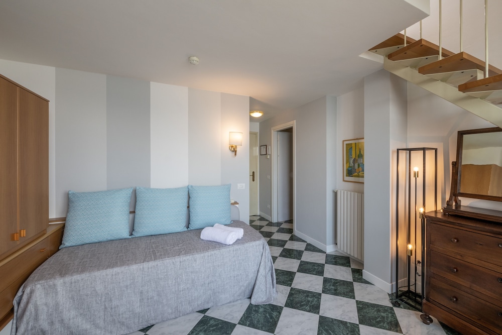 hotel beau rivage