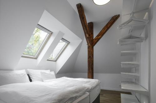 pytloun flat hotel