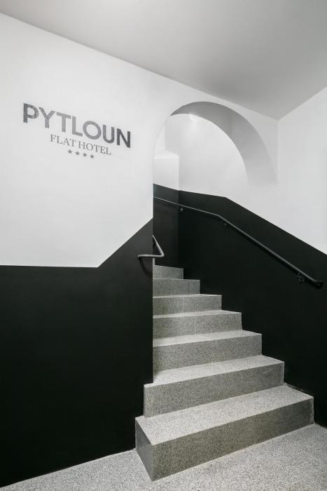 pytloun flat hotel