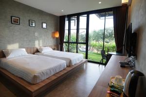 hug jang loei garden