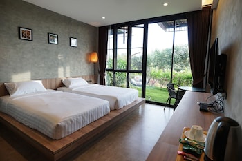 hug jang loei garden