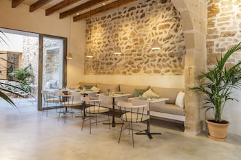 ara alcudia adults only