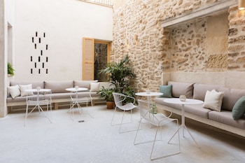 ara alcudia adults only
