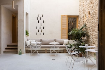 ara alcudia adults only