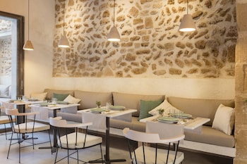 ara alcudia adults only