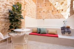 ara alcudia adults only