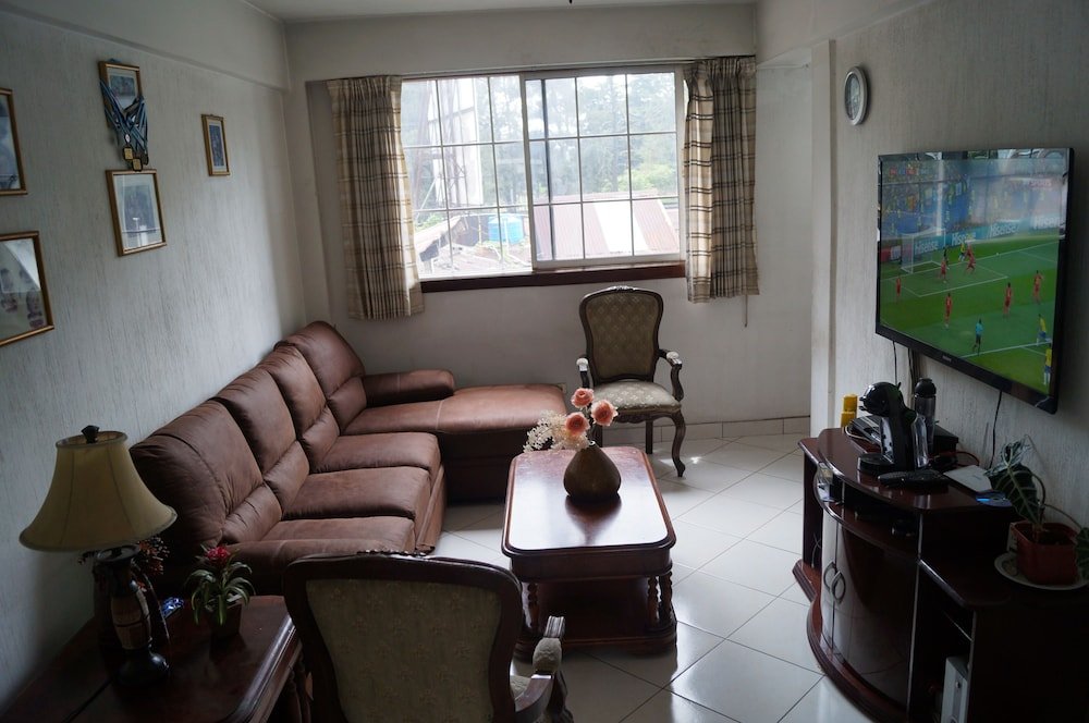 Apartamentos Confortables  Aeropuerto,2-5 Avenida Hincapié Zona 13 Casa 'C' Interior Parqueo 01013 Guatemala City Guatemala Department,3 star