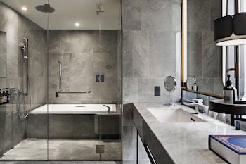 mesm tokyo autograph collection