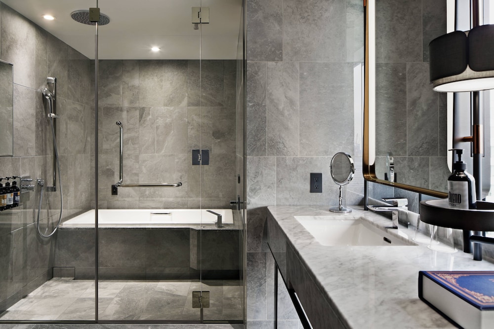 mesm tokyo autograph collection