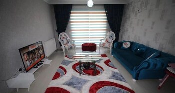 alya suit