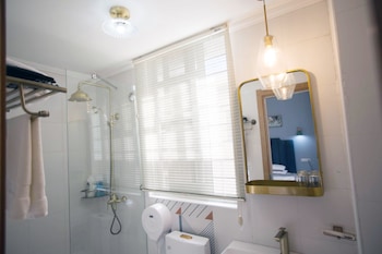 oasis boutique house